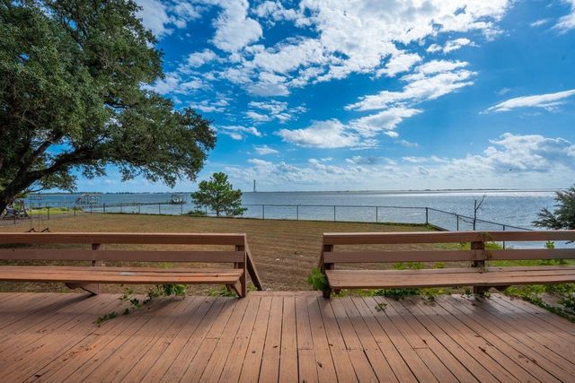 2595 W Highway 98, Mary Esther, FL 32569