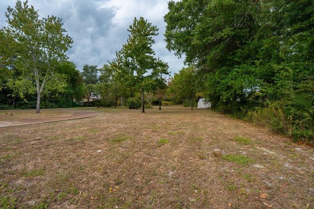 2595 W Highway 98, Mary Esther, FL 32569