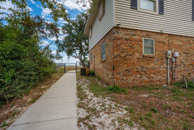 2595 W Highway 98, Mary Esther, FL 32569