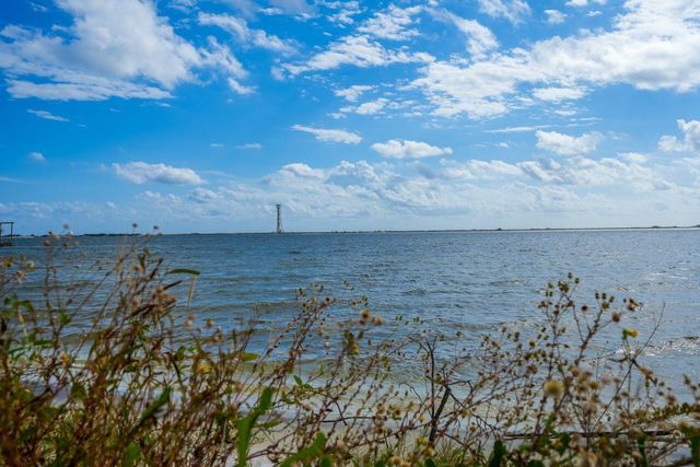 2595 W Highway 98, Mary Esther, FL 32569