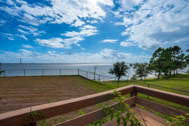 2595 W Highway 98, Mary Esther, FL 32569