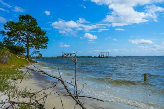 2595 W Highway 98, Mary Esther, FL 32569