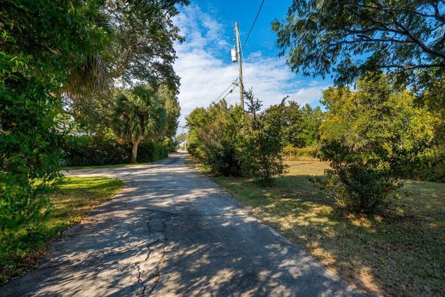 2595 W Highway 98, Mary Esther, FL 32569