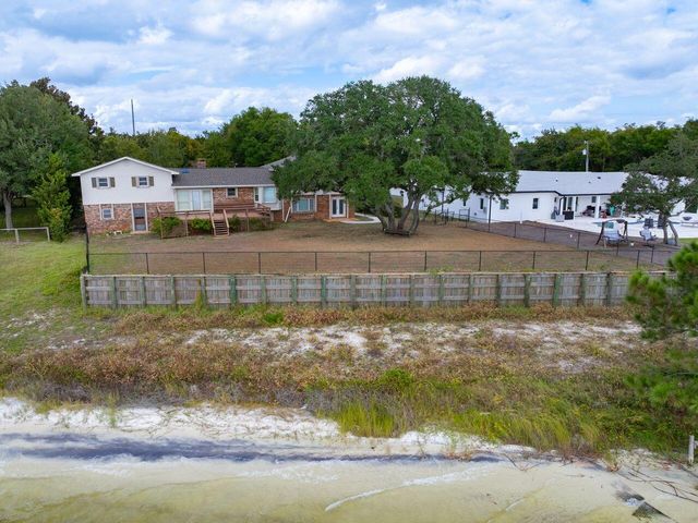 2595 W Highway 98, Mary Esther, FL 32569