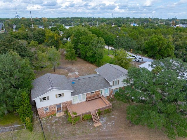 2595 W Highway 98, Mary Esther, FL 32569