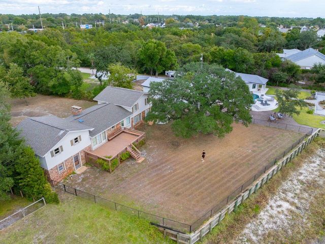 2595 W Highway 98, Mary Esther, FL 32569