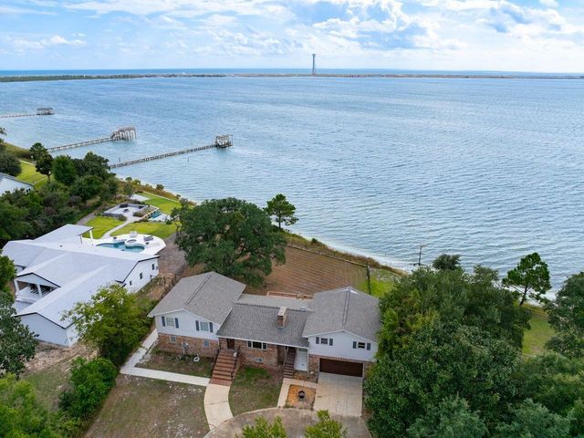 2595 W Highway 98, Mary Esther, FL 32569