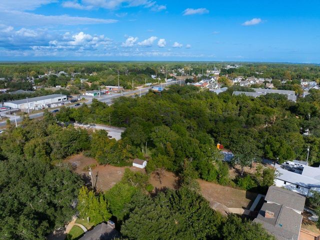 2595 W Highway 98, Mary Esther, FL 32569