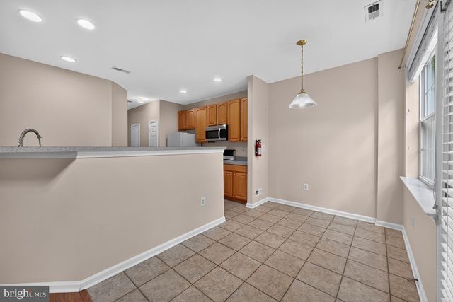 28 SUTTON CT, Pennington, NJ 08534