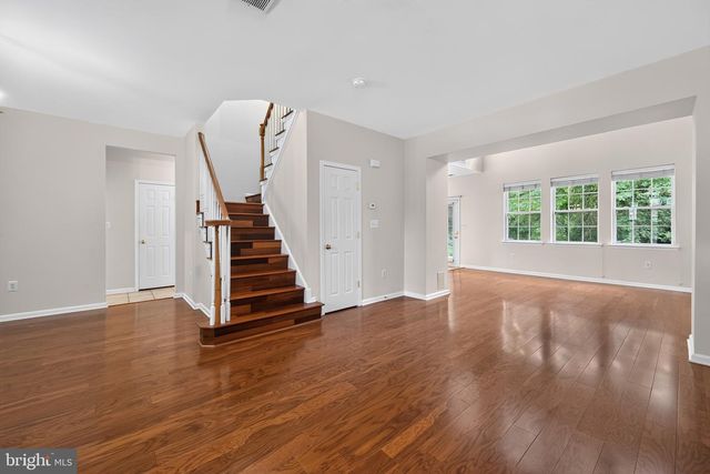 28 SUTTON CT, Pennington, NJ 08534