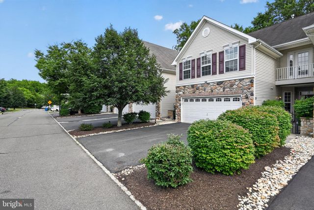 28 SUTTON CT, Pennington, NJ 08534