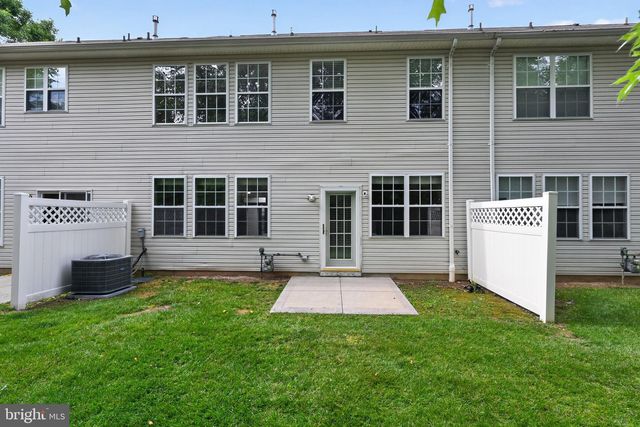 28 SUTTON CT, Pennington, NJ 08534
