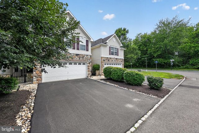 28 SUTTON CT, Pennington, NJ 08534