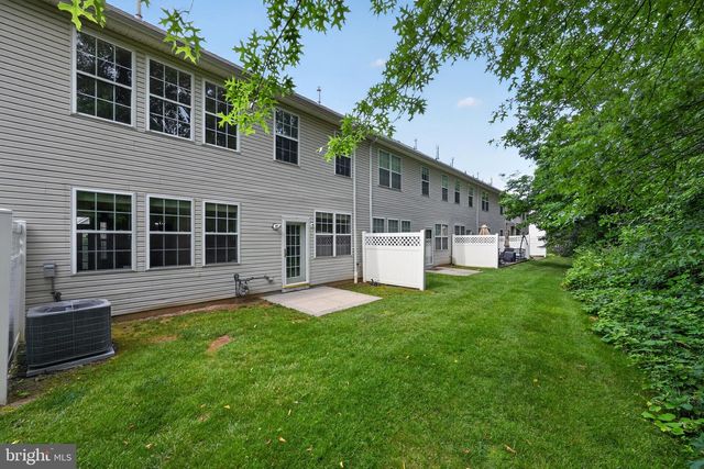28 SUTTON CT, Pennington, NJ 08534