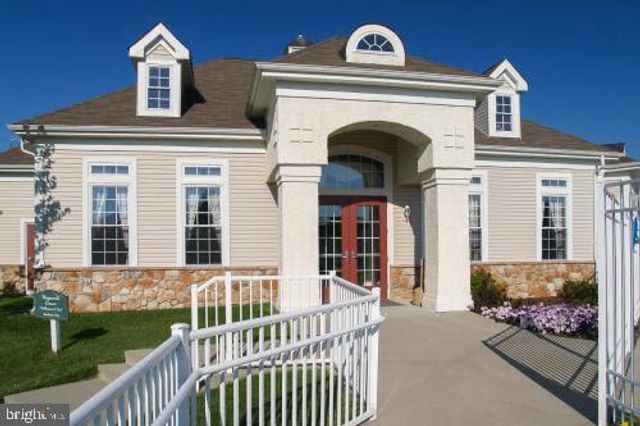 28 SUTTON CT, Pennington, NJ 08534