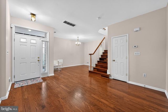 28 SUTTON CT, Pennington, NJ 08534