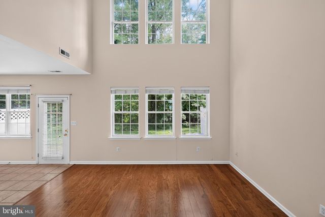 28 SUTTON CT, Pennington, NJ 08534
