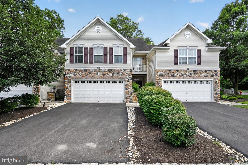 28 SUTTON CT, Pennington, NJ 08534