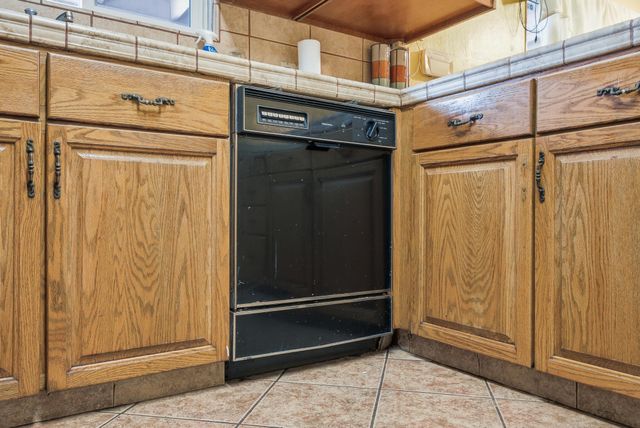 1705 S Bradley Street, Visalia, CA 93292