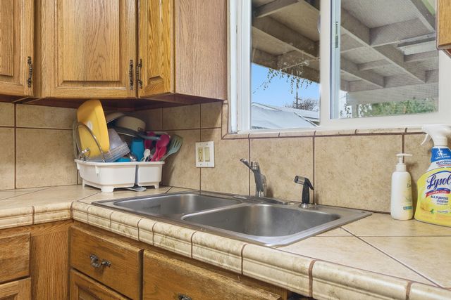 1705 S Bradley Street, Visalia, CA 93292