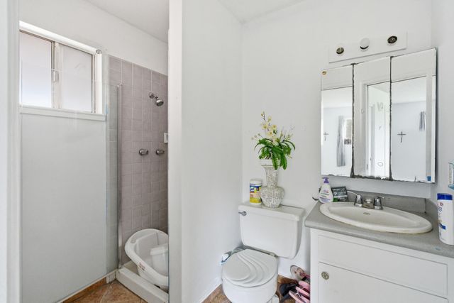 1705 S Bradley Street, Visalia, CA 93292