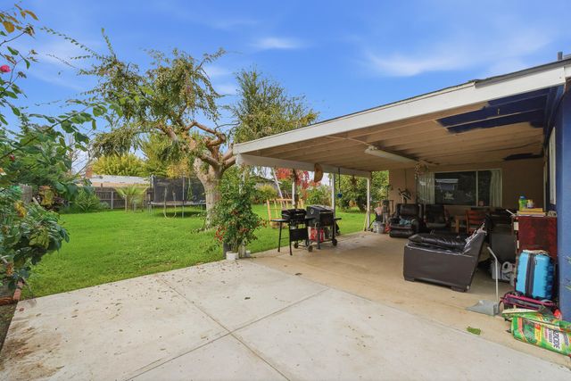 1705 S Bradley Street, Visalia, CA 93292