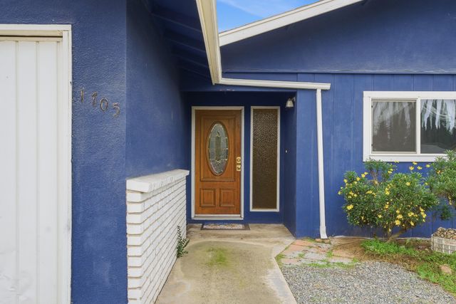 1705 S Bradley Street, Visalia, CA 93292