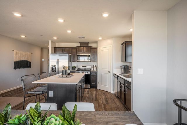 2045 Heidi Avenue # 2048S, Sanger, CA 93657