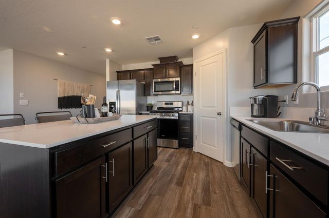 2045 Heidi Avenue # 2048S, Sanger, CA 93657
