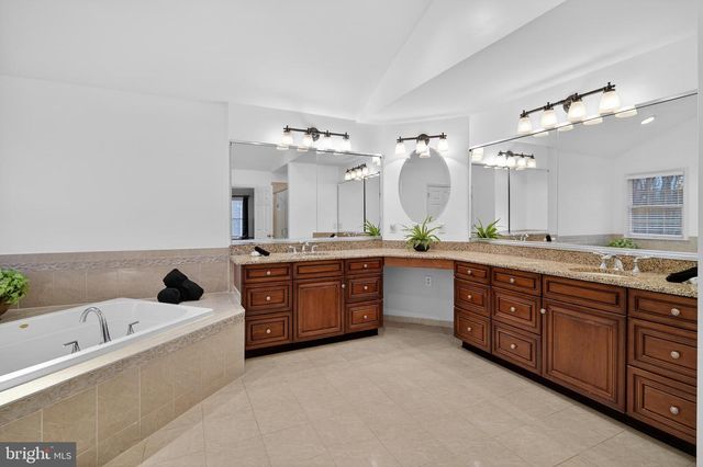 77 CALEB LN, Princeton, NJ 08540