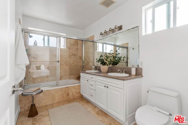 11801 Avon Way 5, Los Angeles, CA 90066
