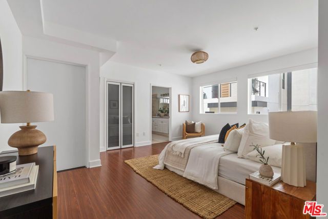 11801 Avon Way 5, Los Angeles, CA 90066