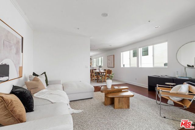 11801 Avon Way 5, Los Angeles, CA 90066
