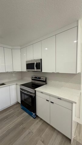 980 NE 146th Street, North Miami, FL 33161