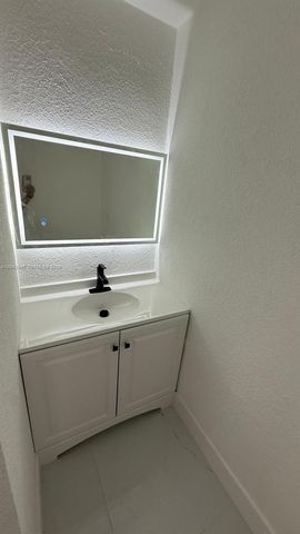 980 NE 146th Street, North Miami, FL 33161