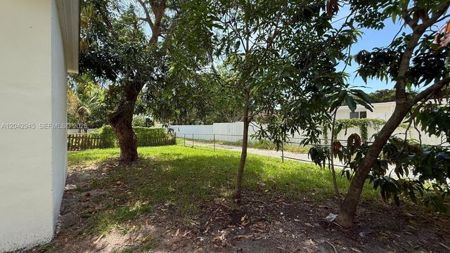 980 NE 146th Street, North Miami, FL 33161