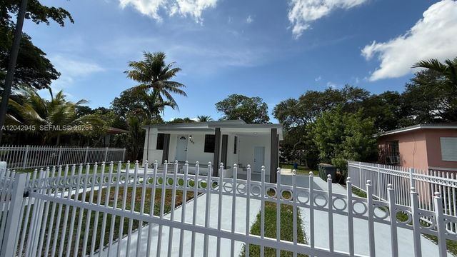 980 NE 146th Street, North Miami, FL 33161
