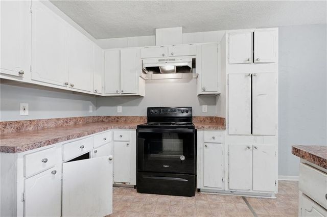 305 Mercer Drive, Jonesboro, GA 30236