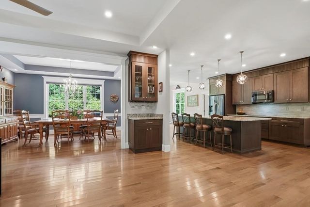 27 W River St, Upton, MA 01568