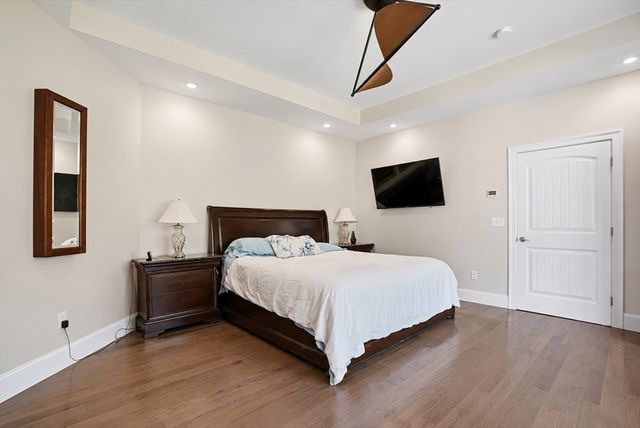 27 W River St, Upton, MA 01568