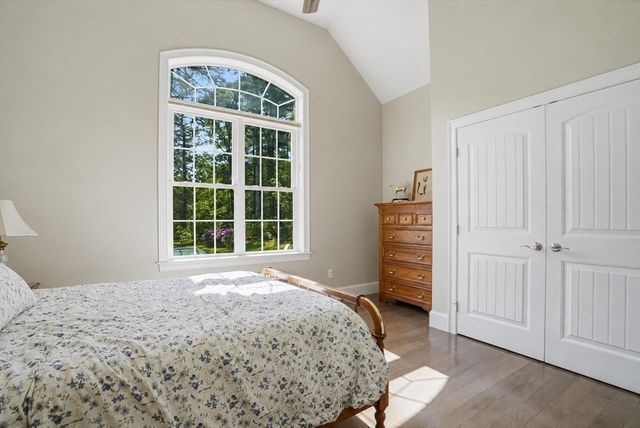 27 W River St, Upton, MA 01568