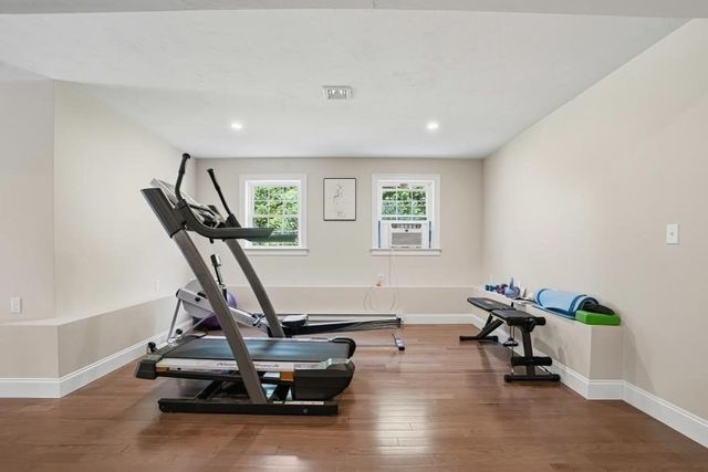 27 W River St, Upton, MA 01568