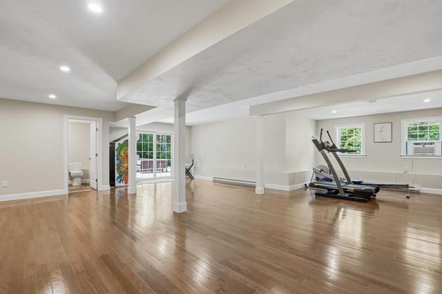 27 W River St, Upton, MA 01568
