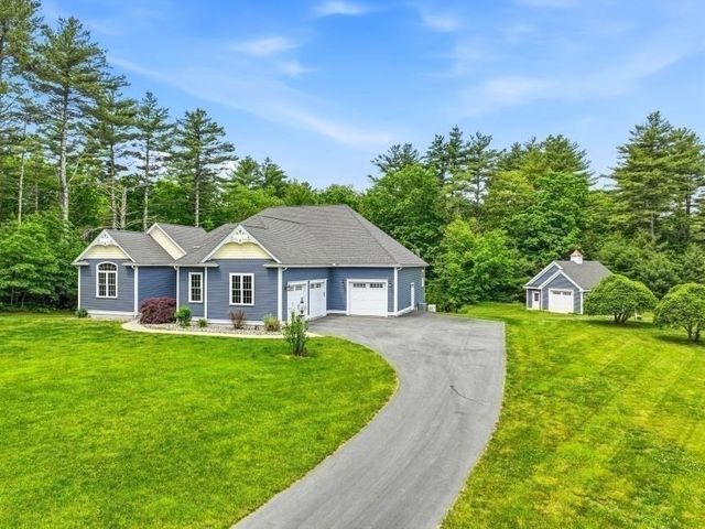 27 W River St, Upton, MA 01568