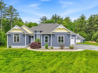 27 W River St, Upton, MA 01568