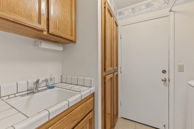 1917 E Quincy Avenue, Fresno, CA 93720