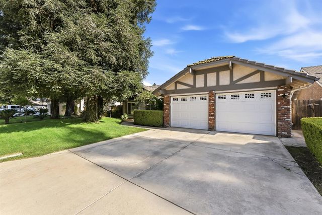 1917 E Quincy Avenue, Fresno, CA 93720