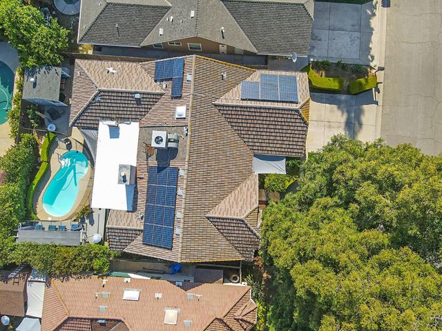1917 E Quincy Avenue, Fresno, CA 93720