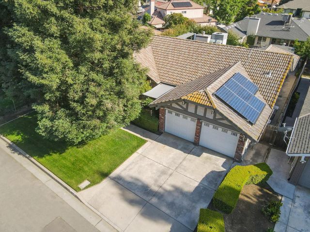 1917 E Quincy Avenue, Fresno, CA 93720