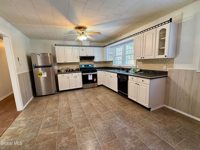 165 Reservoir Road, Moreau, NY 12828